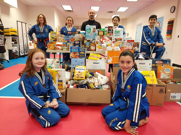 Mahwah Leadership Group Food Drive